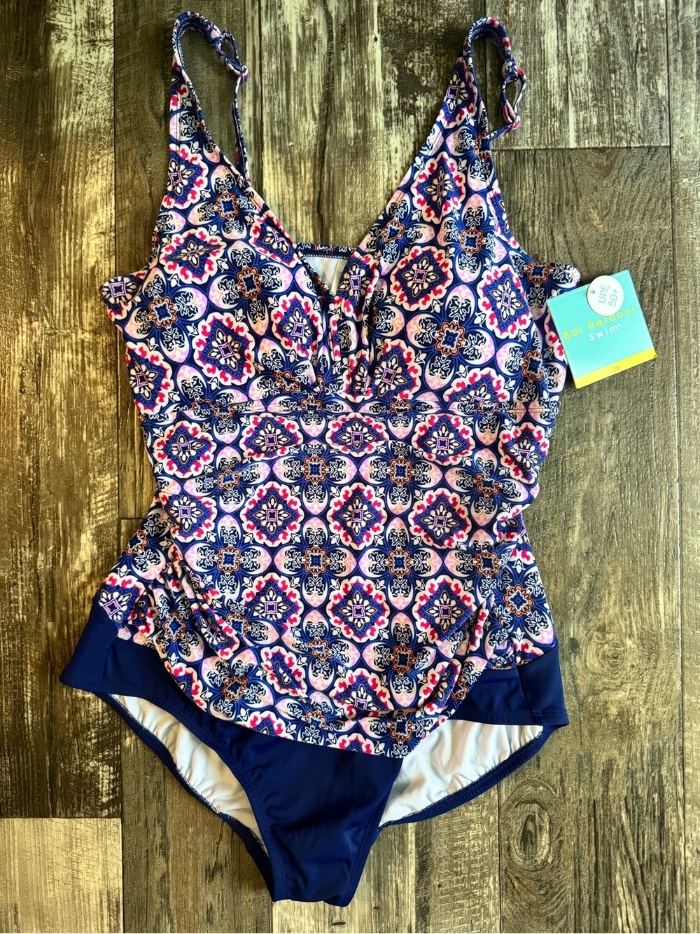 Bal Harbour Women’s 16 Tummy Control Ruched Sides One Piece Swimsuit NWT Floral